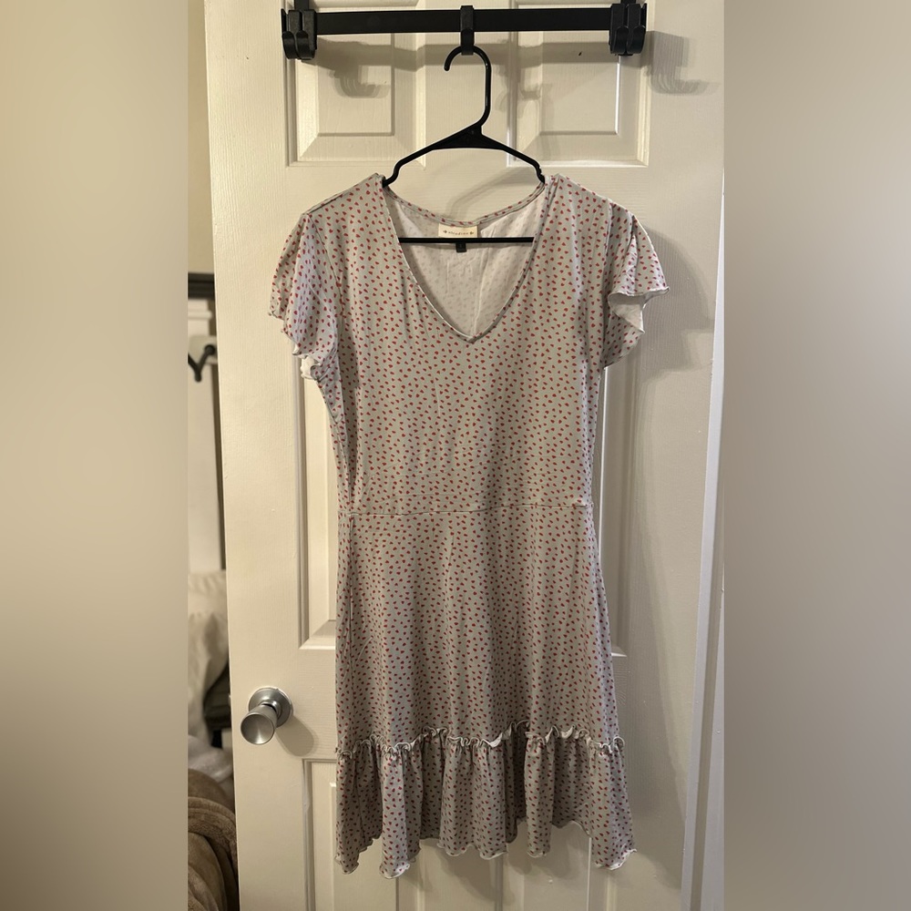 Alredine v-neck grey dress with red hearts